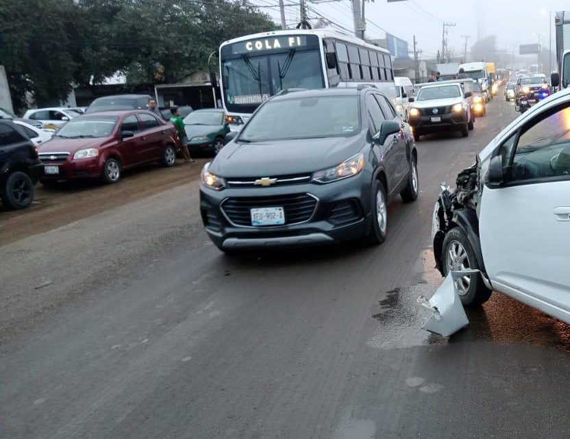 CHOCAN EN LA AVENIDA DE LA INDUSTRIA