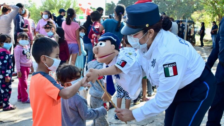 POLICÍAS DE TAMAULIPAS LLEVAN NAVIDAD A FAMILIAS VULNERABLES