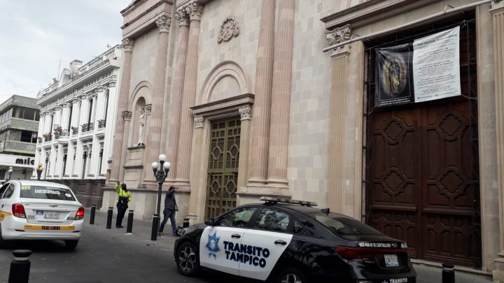 Caen pedazos de la fachada de Catedral de Tampico