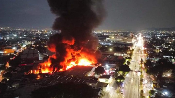 Se incendia fábrica de bicicletas (Video)