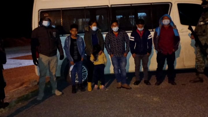 DETIENEN A SEIS MIGRANTES QUE VIAJABAN EN UN AUTOBÚS