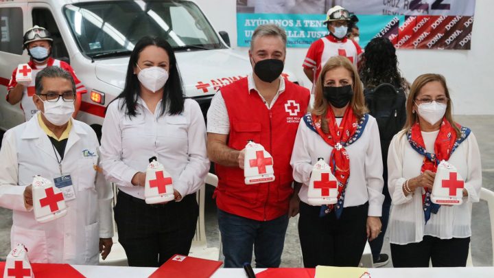 Encabeza Aída Féres de Nader Inicio de la Colecta Nacional de la Cruz Roja