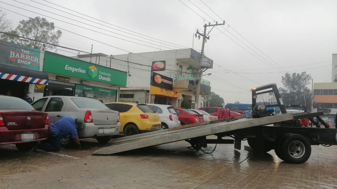 ASEGURAN AUTO CON PLACAS SOBREPUESTAS EN LA ZONA CENTRO DE ALTAMIRA