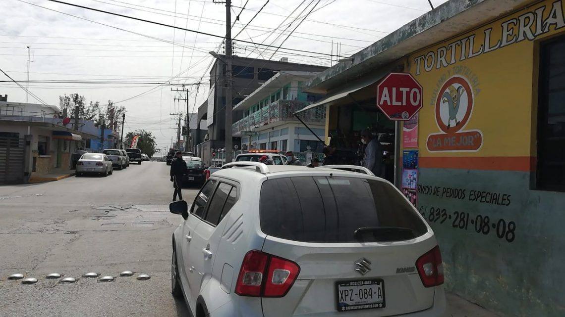 MOTOCICLISTA OMITE ALTO Y CHOCA