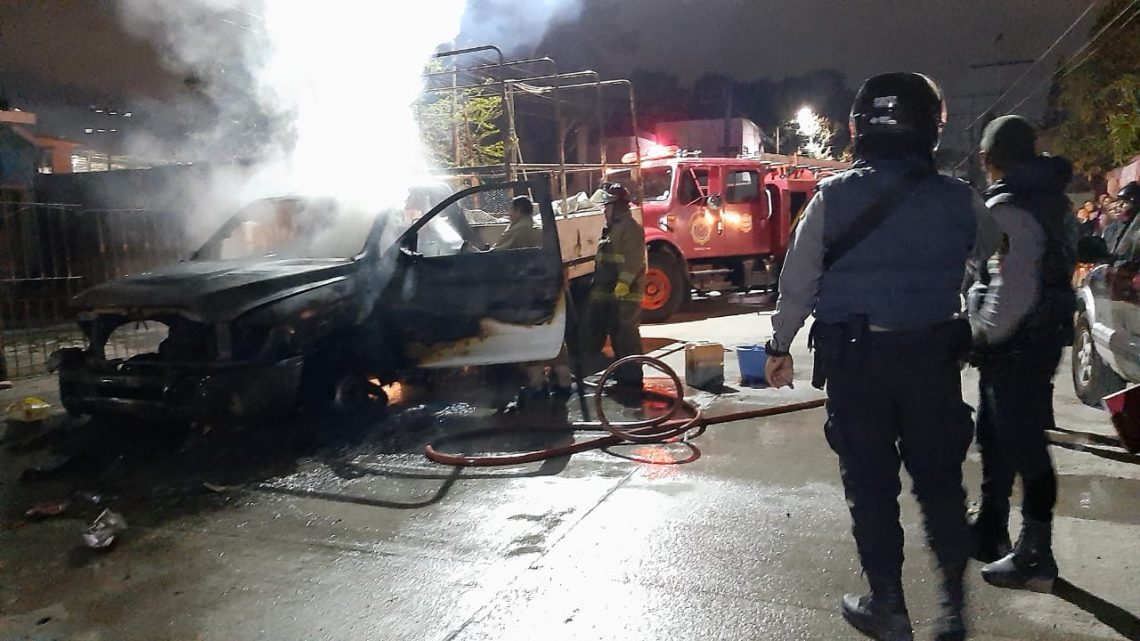 SE INCENDIA CAMIONETA