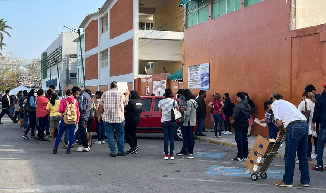 LLEGAN JÓVENES AL AUDITORIO MUNICIPAL