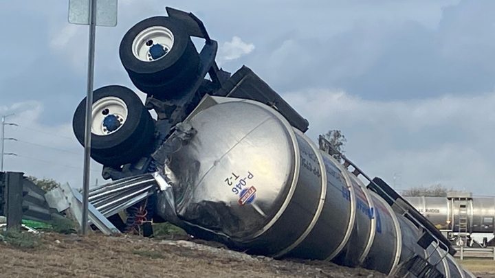 VUELCA PIPA CARGADA CON TURBOSINA