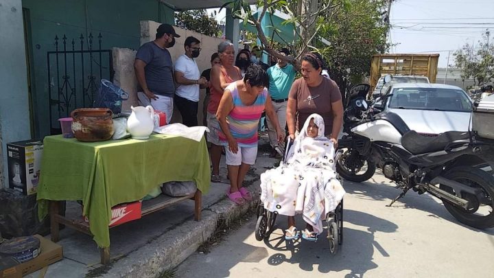 MALA HERMANA LA ECHA A LA CALLE