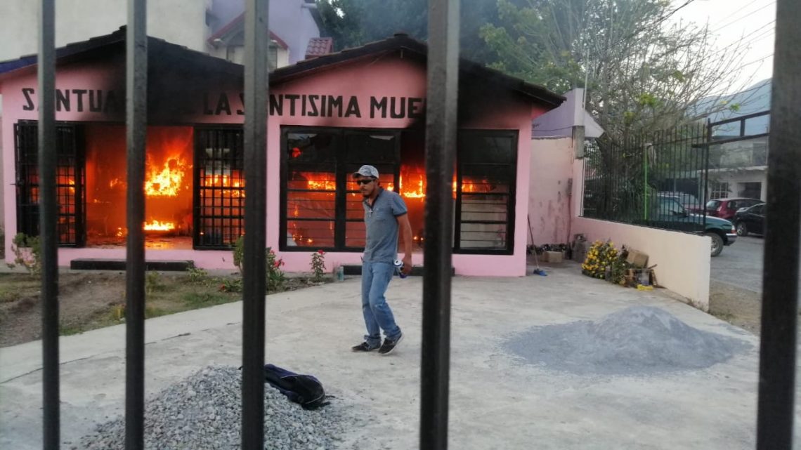 QUEMA ALTAR DE LA «SANTISIMA MUERTE» POR ORDEN DE DIOS