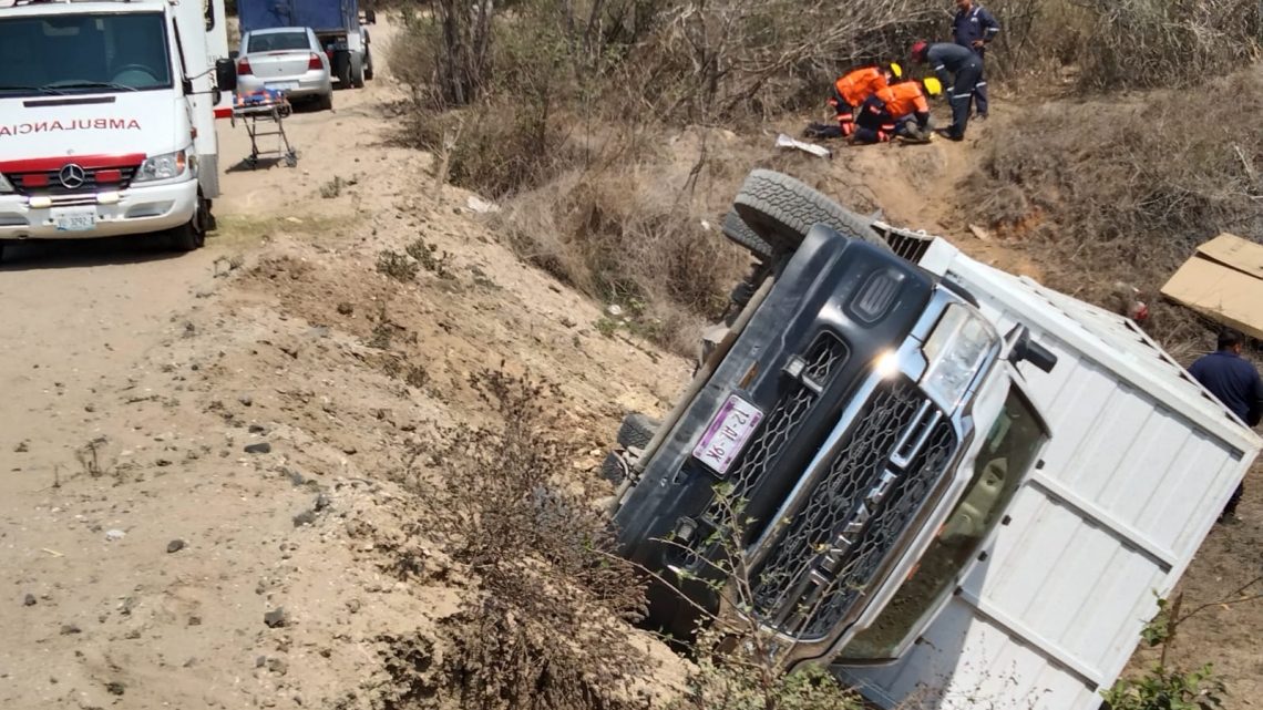 VOLCADURA EN CAMINO A LOMAS DEL REAL