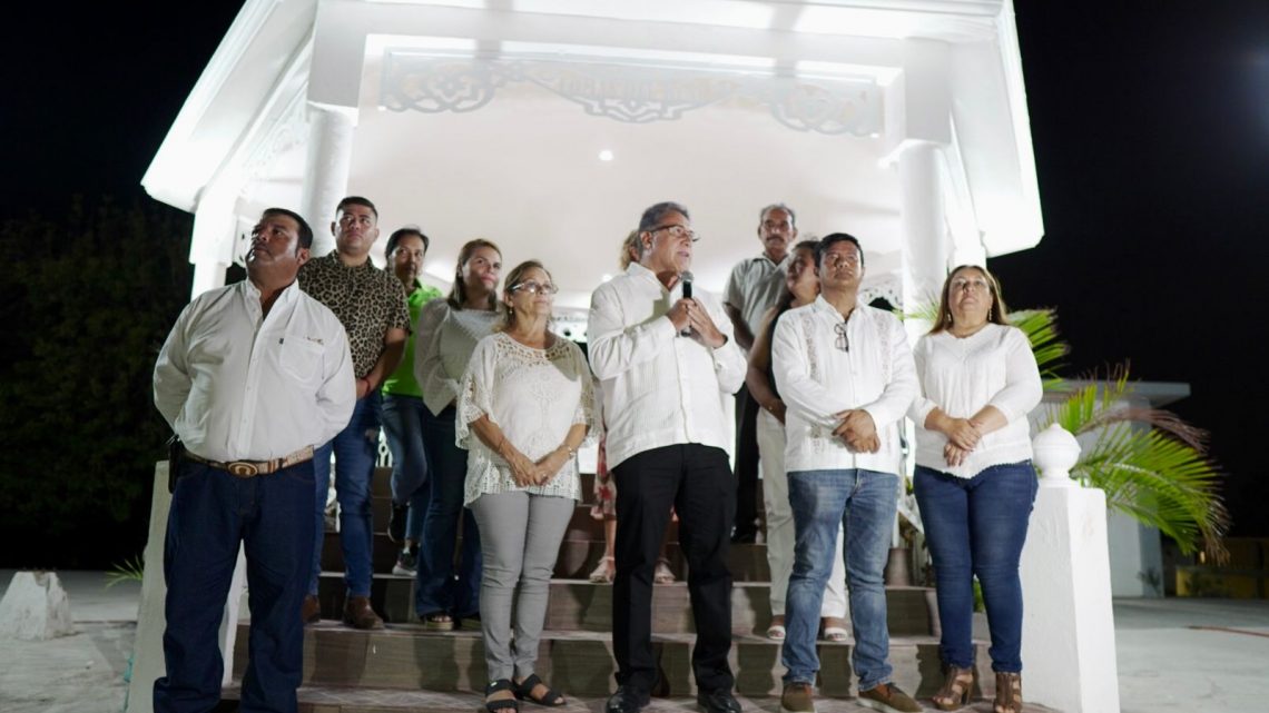 ENTREGA ARMANDO MARTÍNEZ MANRÍQUEZ NUEVO KIOSCO EN LA COMUNIDAD LOMAS DEL REAL