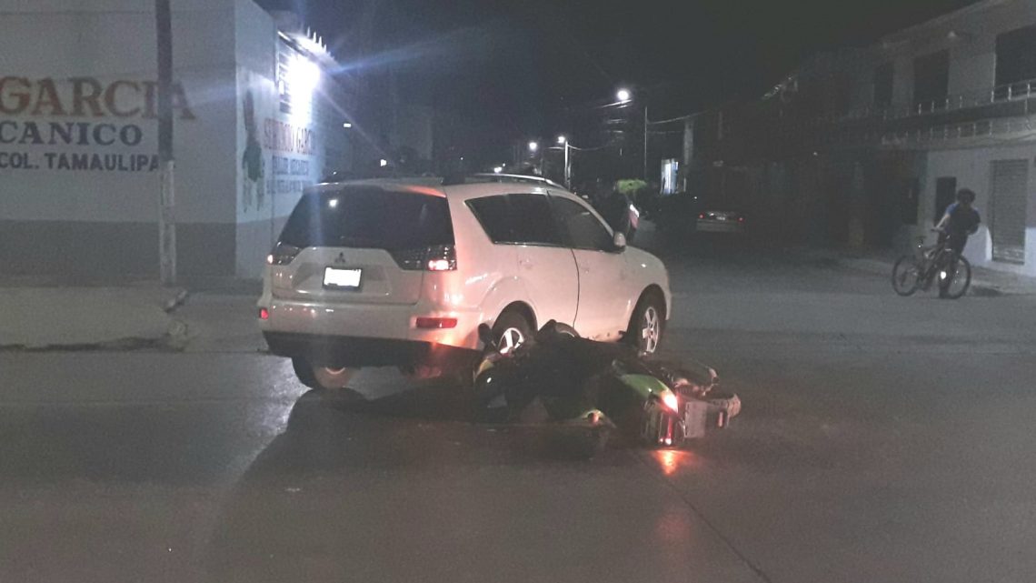 MOTONETA CHOCA CONTRA CAMIONETA