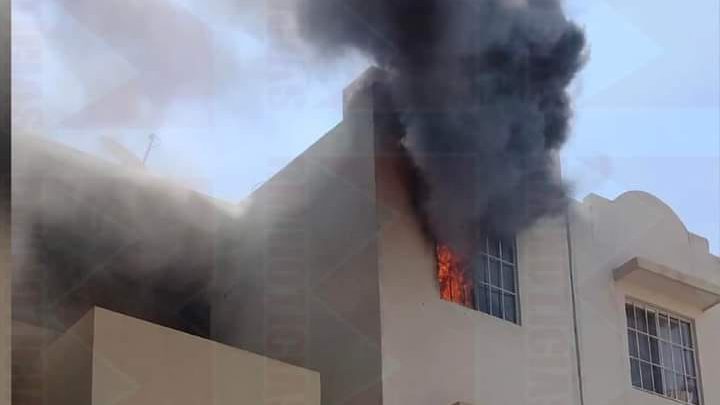 INICIA INCENDIO CUANDO DOS NIÑAS DORMÍAN