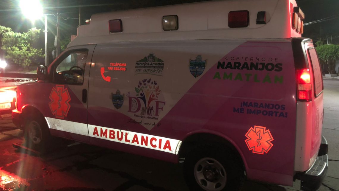 ALTAMIRENSE CHOCA AMBULANCIA DEL DIF DE NARANJOS CONTRA PUENTE