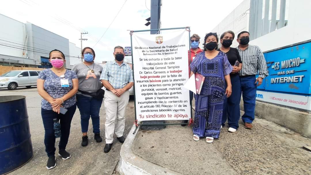 ️Permancen en plantón trabajadores del Hospital Carlos Canseco