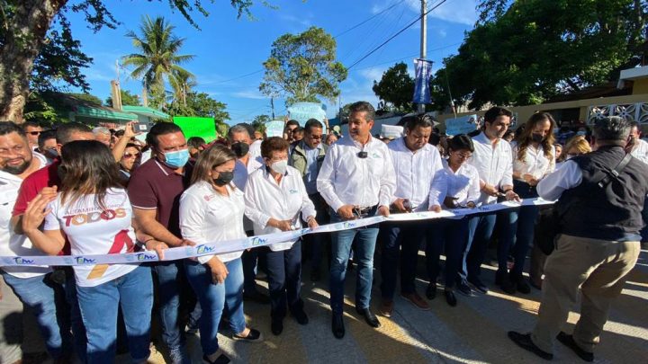 Entrega Gobierno del Estado vialidad pavimentada en sector Monte Alto