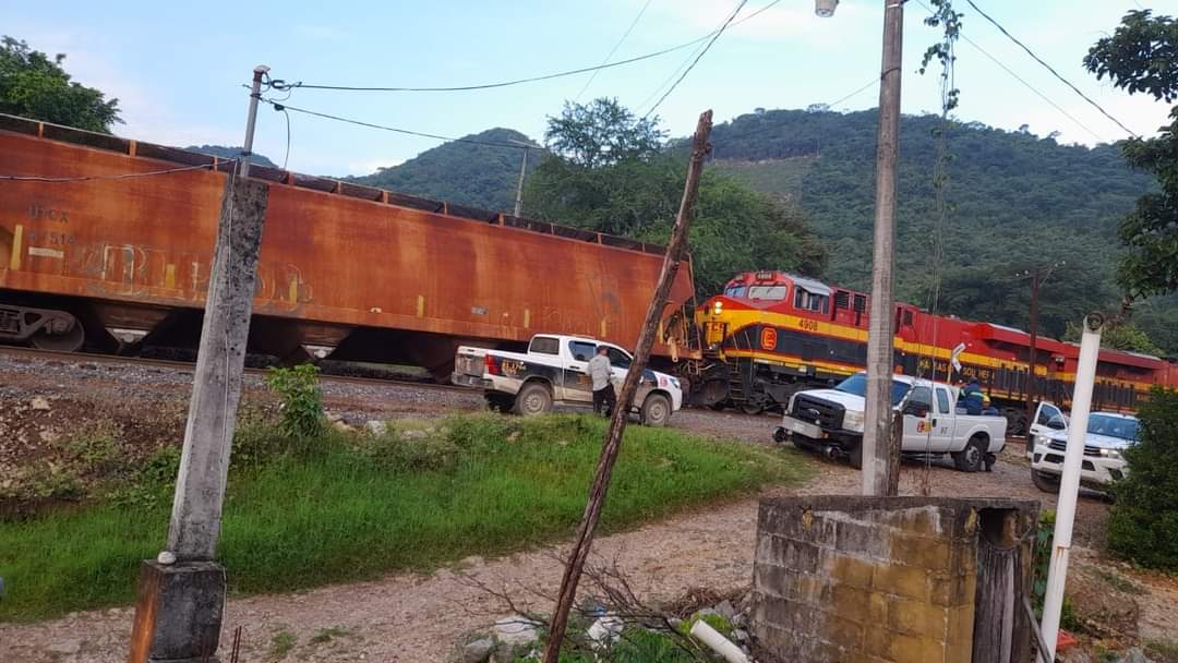 Tren que venía a Tampico se descarriló en Tamasopo