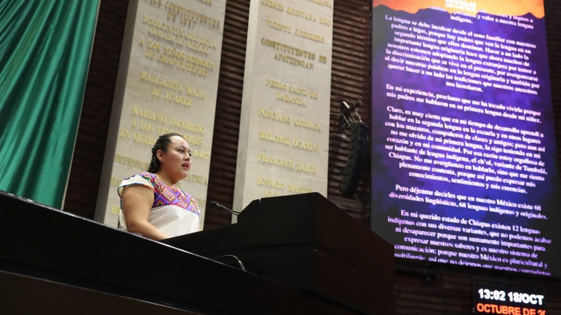 Hablante de lengua Ch´ol emite mensaje desde la tribuna de la Cámara de Diputados