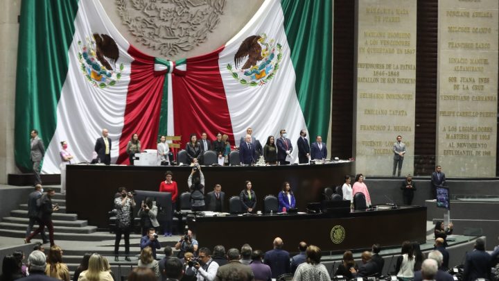 El Pleno de la Cámara de Diputados guardó minuto de silencio por el deceso del cantautor cubano Pablo Milanés | No.3142