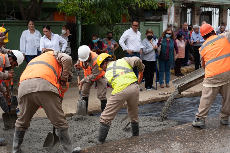 Repone pavimento Comapa tras rehabilitación de drenaje en la Monteverde