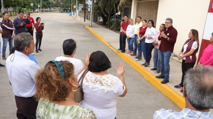 El jefe de la comuna cortó el listón de la calle Dalia entre Arrecife y Bugambilia, beneficiando a 384 personas