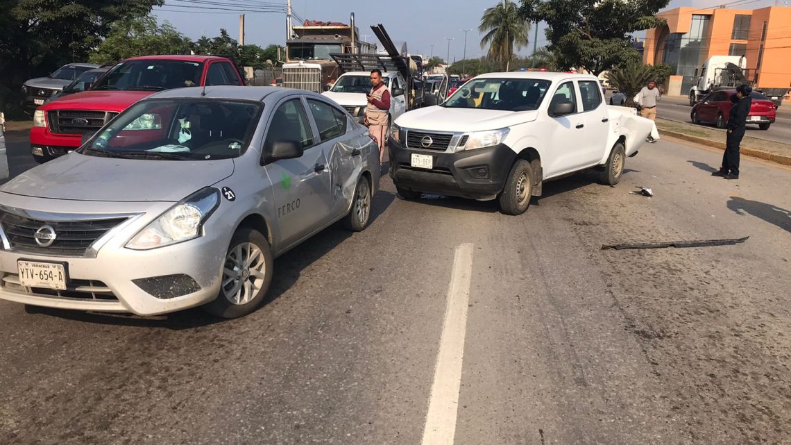 TRAILERO PROVOCA CARAMBOLA EN LA AVENIDA DE LA INDUSTRIA