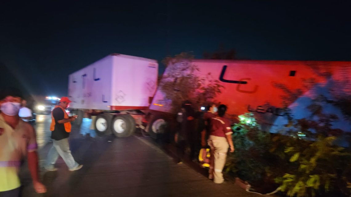 TRÁILER PROVOCA ACCIDENTE MÚLTIPLE