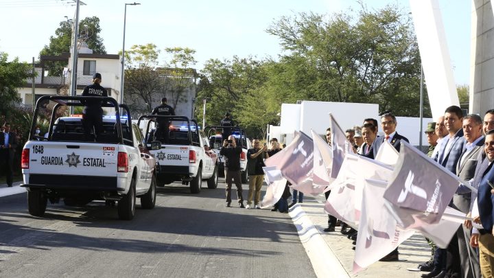 Entregan más patrullas a la Guardia Estatal