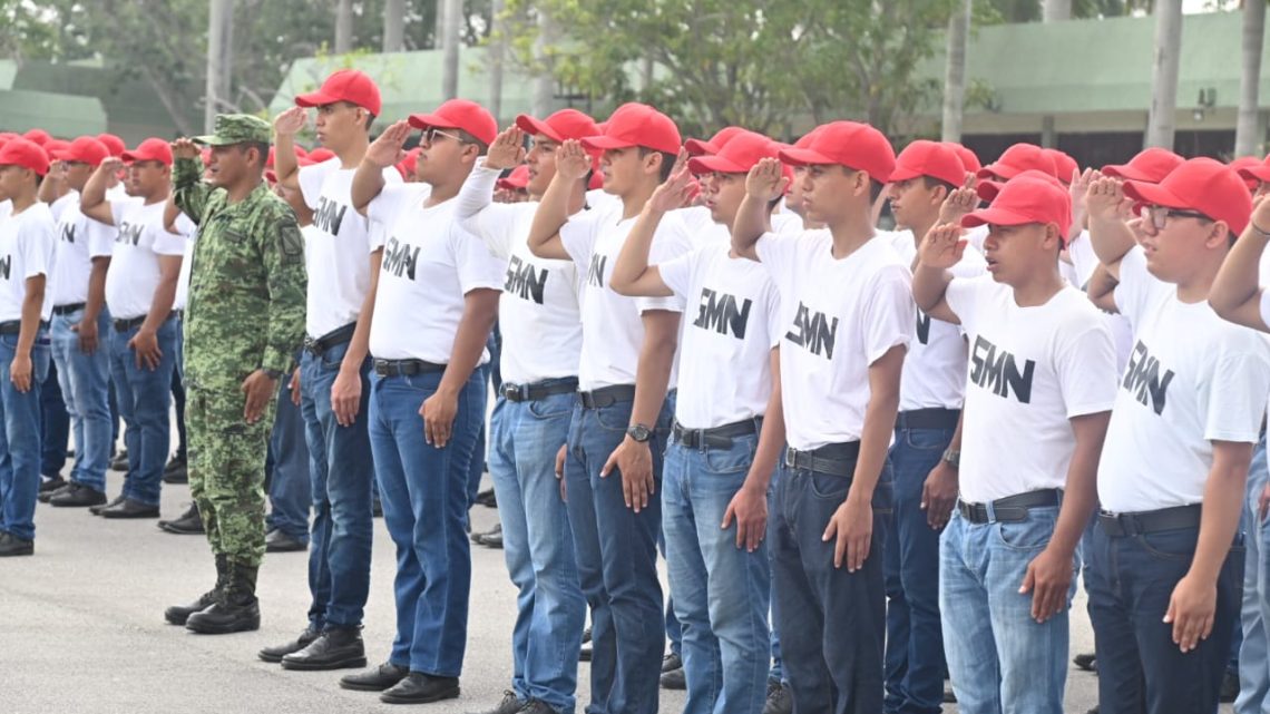 Rinden protesta de Bandera Conscriptos del Servicio Militar Nacional Clase «2004», Remisos y Mujeres Voluntarios