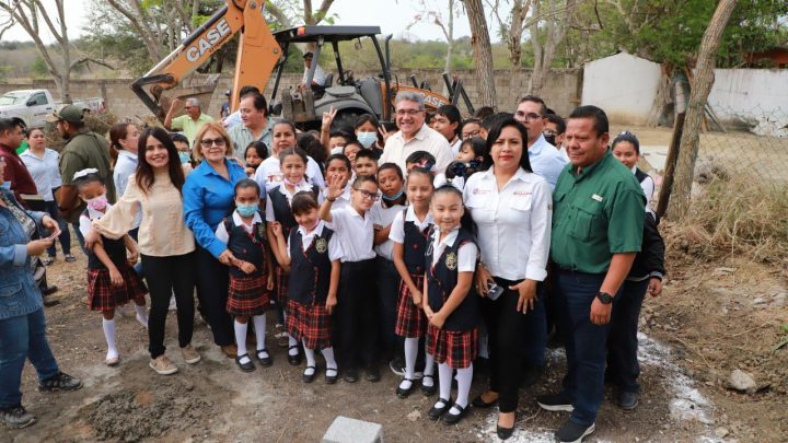 GARANTIZA ARMANDO MARTÍNEZ SEGURIDAD EN ESCUELA PRIMARIA CON MEJORAS EN SU INFRAESTRUCTURA