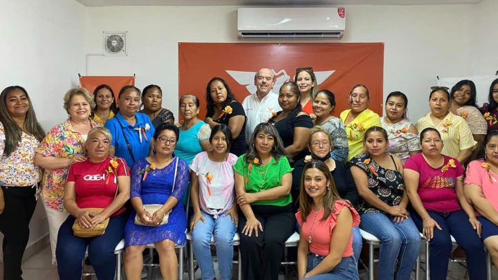 CELEBRA JORGE RAMÍREZ RUBIO DÍA DE LAS MADRES JUNTO A EQUIPO DE TRABAJO