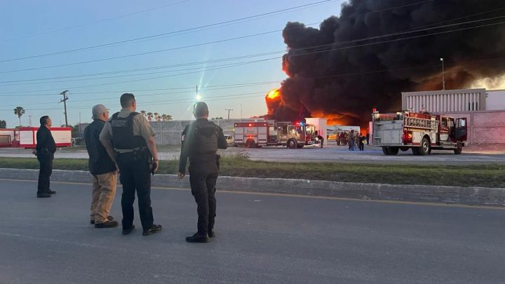 Atiende PC Tamaulipas incendio de pipas, al momento no se reportan lesionados