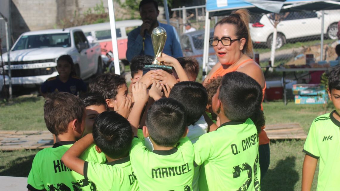 Premia Any Saldaña torneo de Fútbol infantil