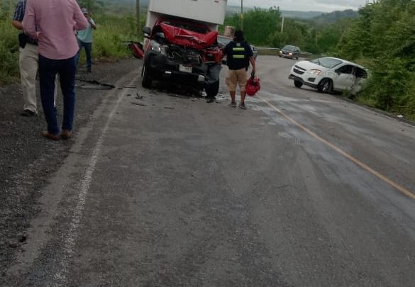 Choque frontal deja elevados daños materiales