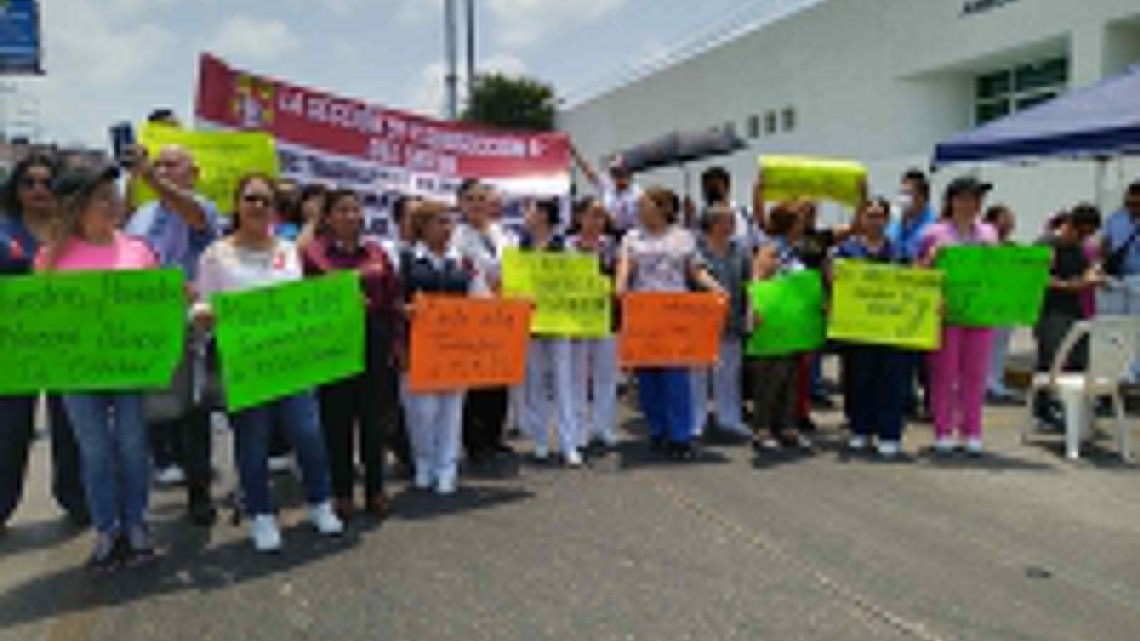 Trabajadores del hospital «Carlos Canseco» bloquearon la avenida Ejército Mexicano