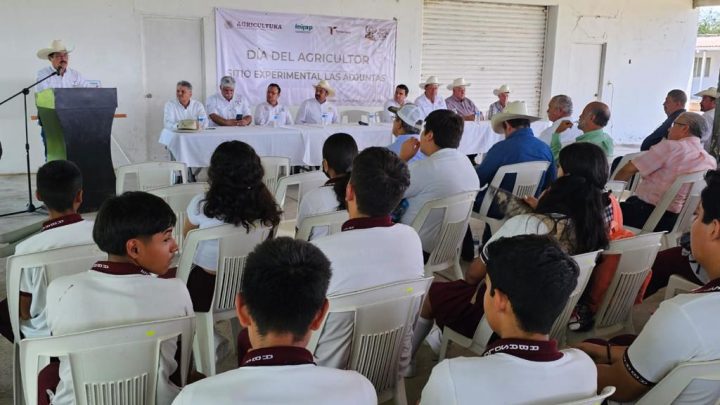 Celebran el Día del Agricultor en el campo experimental de Abasolo