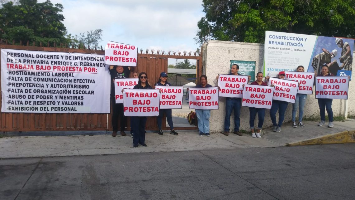 Protestan maestros de la escuela primaria «Enrique C. Rébsamen»