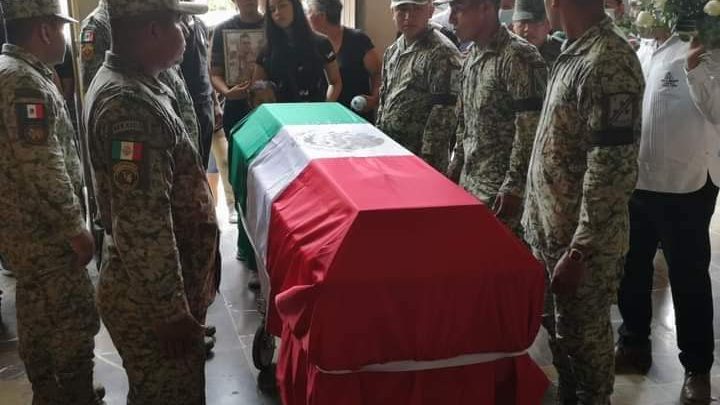 Homenajean a uno de los militares que murió tras el ataque