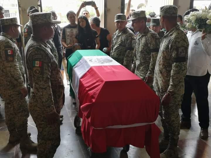 Homenajean a uno de los militares que murió tras el ataque