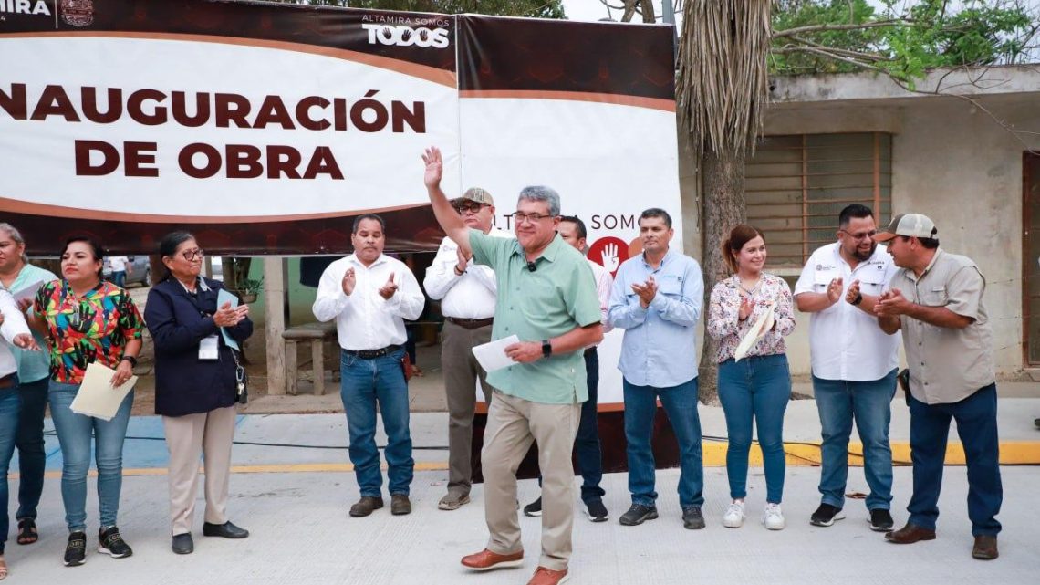 Inaugura Armando Martínez obra de pavimentación en la colonia Portes Gil