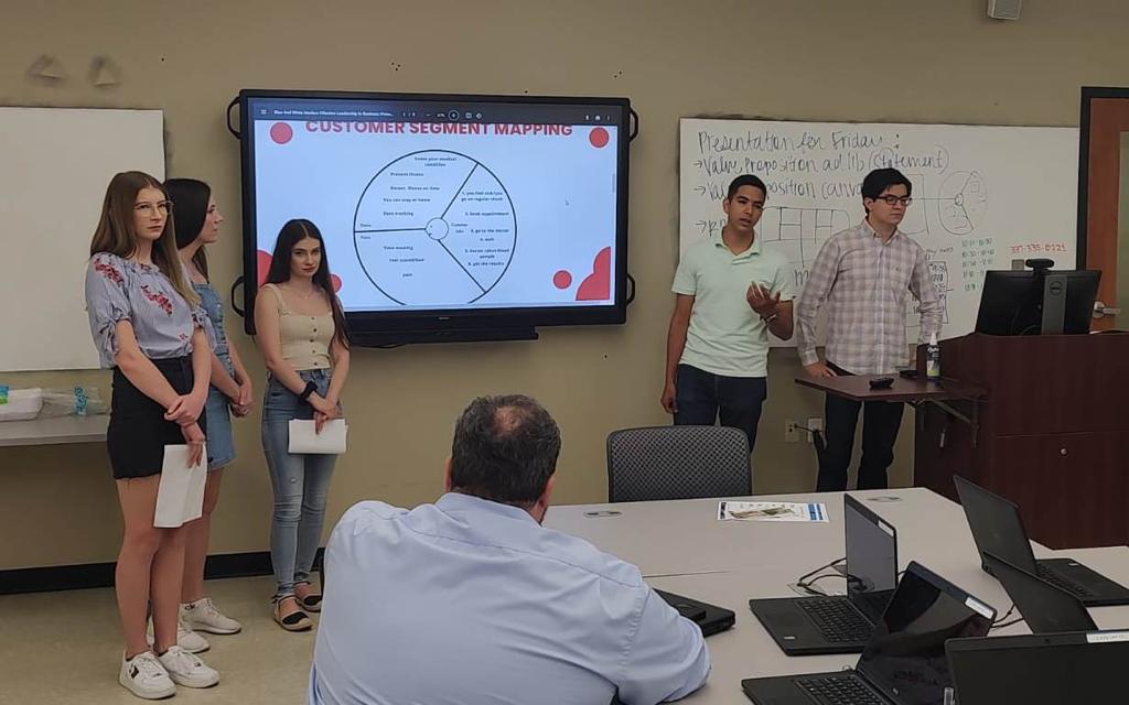 Universitarios victorenses participaron en la Escuela de Verano de Universidad de Luisiana