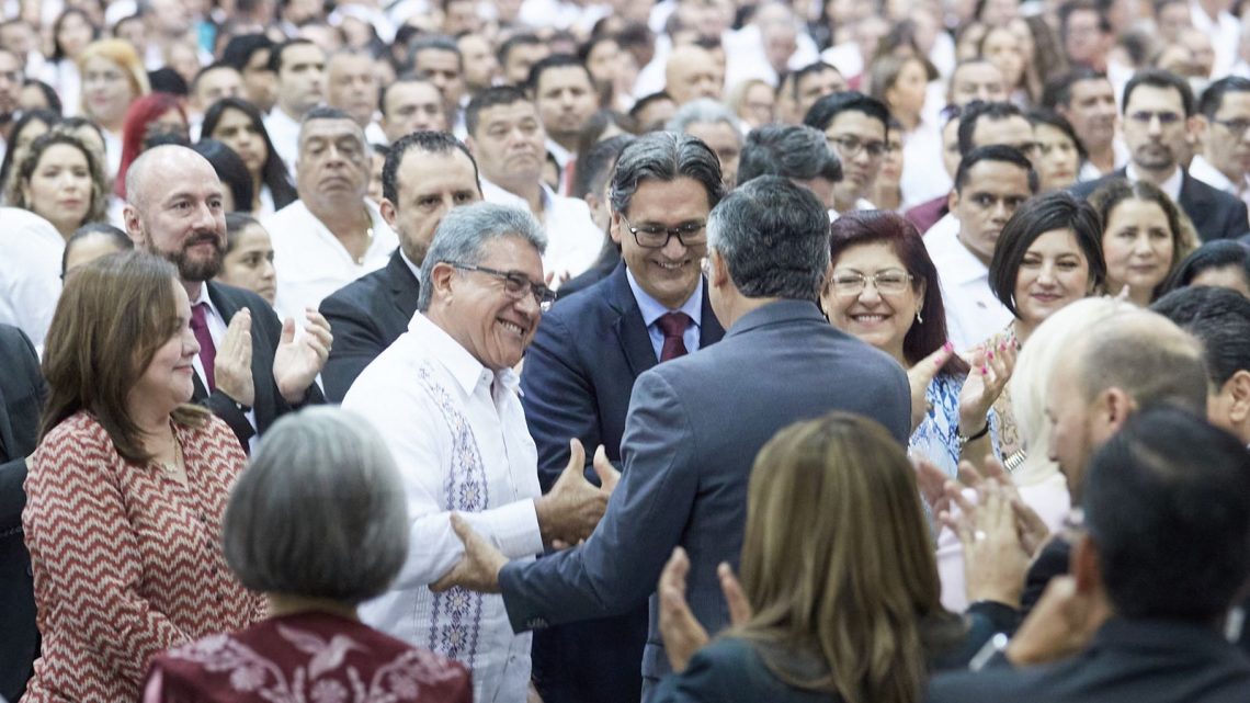 Acompaña Armando Martínez Manríquez a gobernador durante ceremonia de Honores a la bandera en Ciudad Victoria