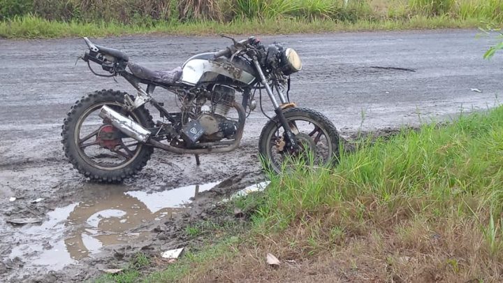 Motociclista termina lesionado