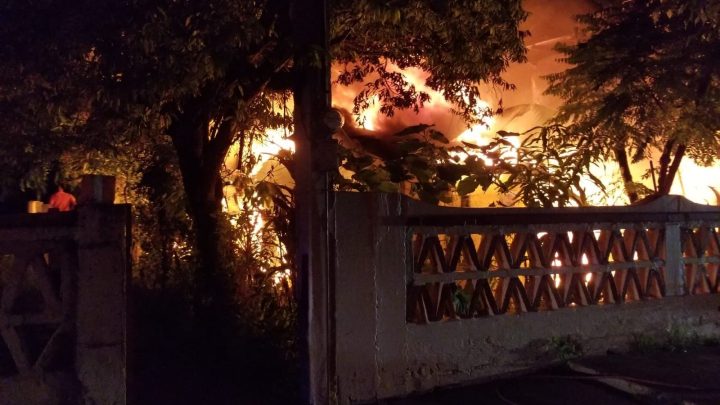 Incendio acaba con vivienda