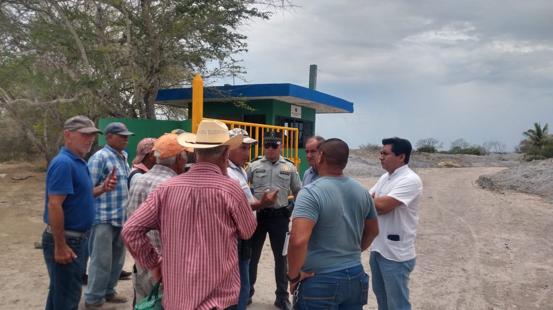 Residentes de 10 comunidades bloquean carretera Valles – Tampico