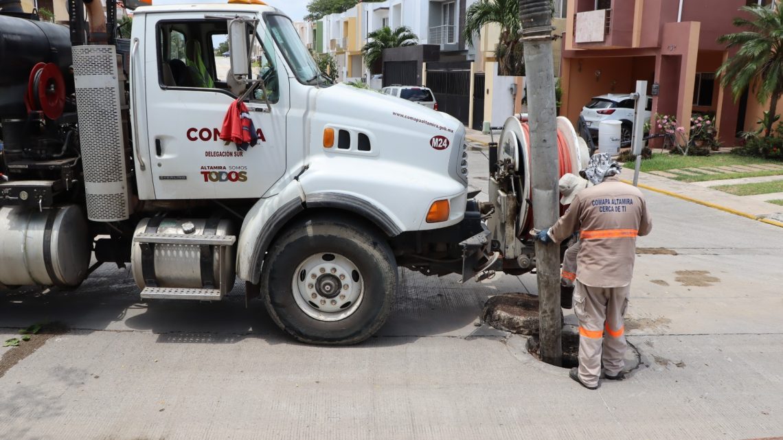 Realiza COMAPA Altamira limpieza de redes de alcantarillado