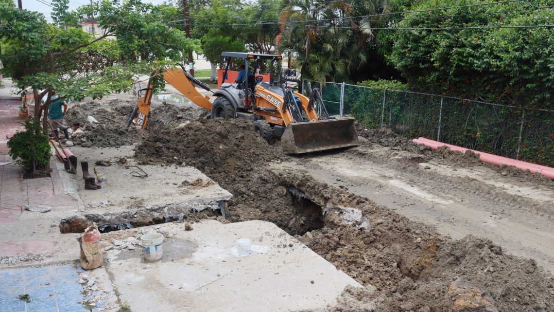 Lleva a cabo COMAPA Altamira trabajos de reparación de líneas de drenaje