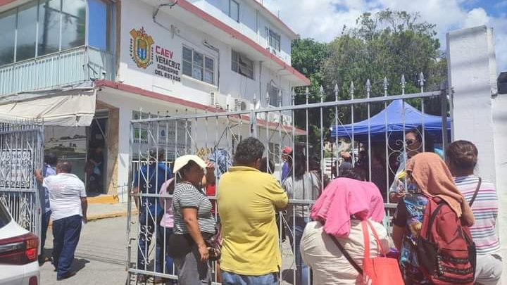 Se manifiestan por falta de agua en CAEV