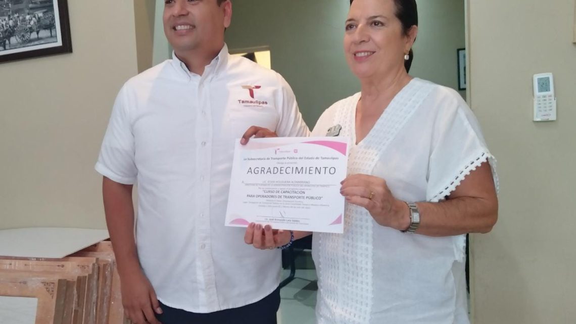 Otorgan un reconocimiento a Elvia Holguera Altamirano, secretaria de turismo de Tampico