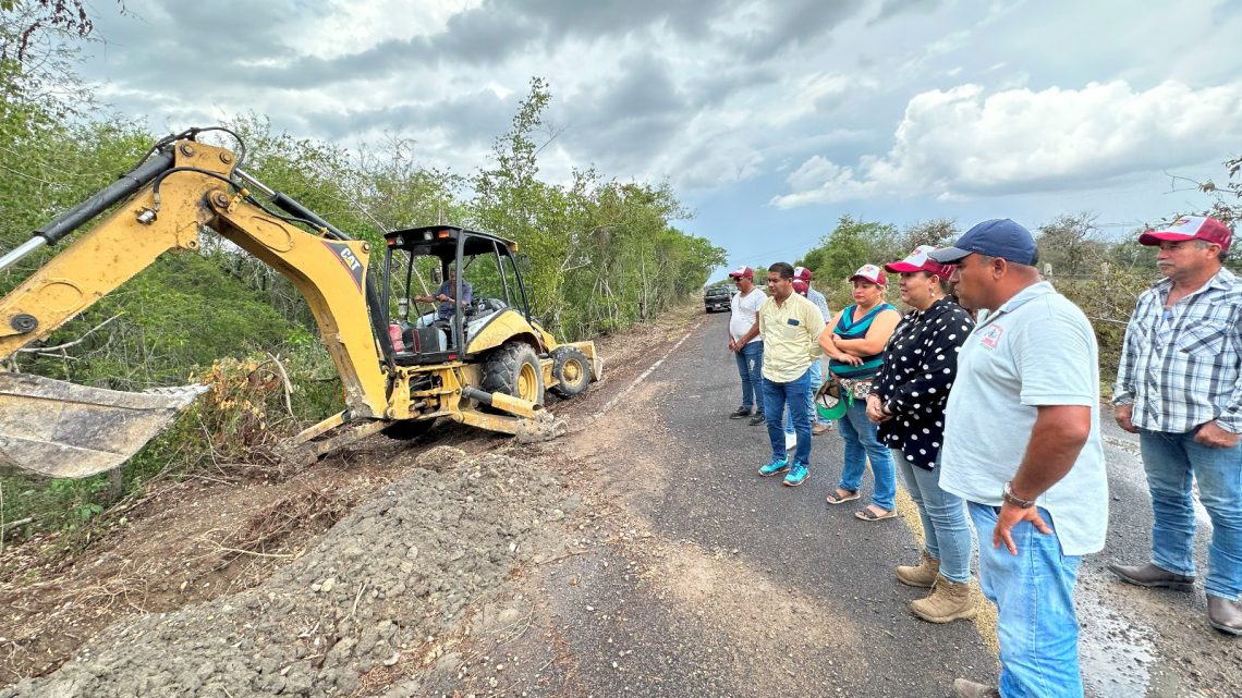 Continúa construcción de línea de agua en la Vía Corta